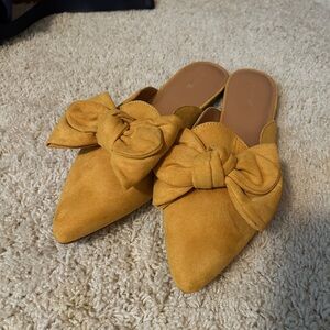 Women’s JCrew Mustard Bow Pointed-Toe Slip-On Mules